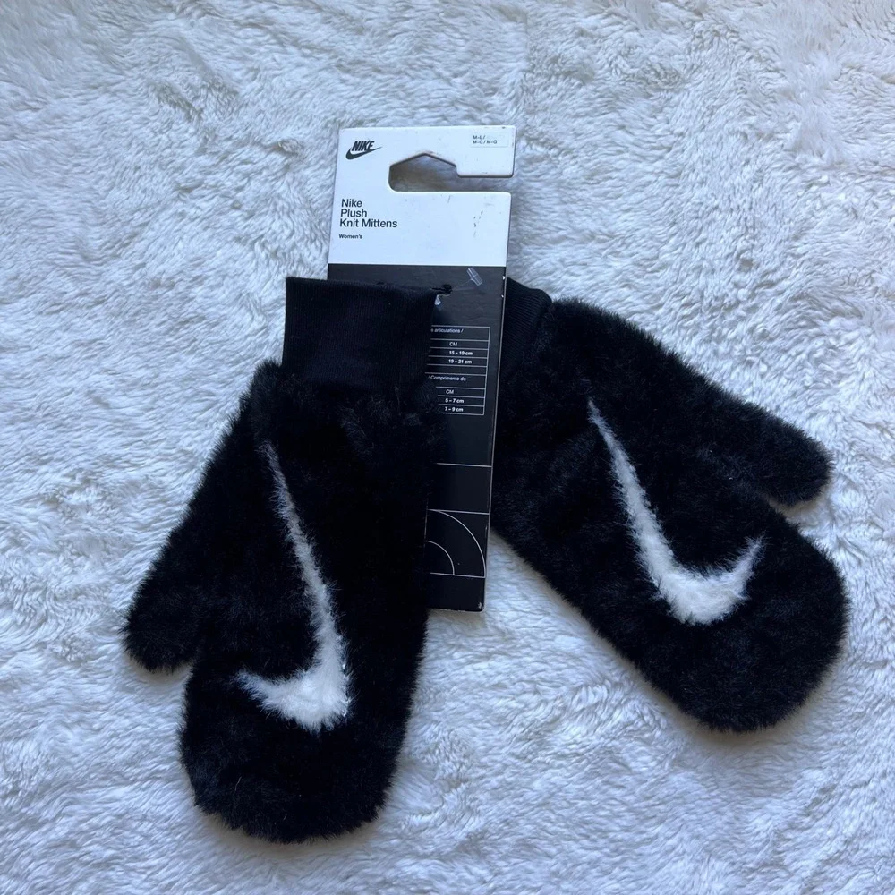 Nike Plush Knit Mittens Black White Faux Fur Swoosh Logo M/L‎ N.100.8868.010.ML